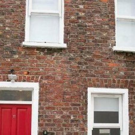 Amazing 3 Bedroom Home, Prime Bt1 Postcode And City Centre Location Belfast Esterno foto
