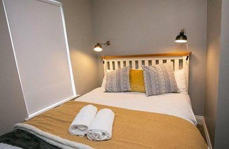 Amazing 3 Bedroom Home, Prime Bt1 Postcode And City Centre Location Belfast Esterno foto
